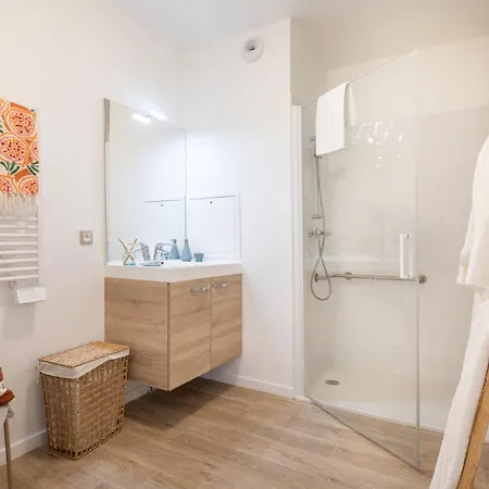 Oh Activ Hotel apartamentowy Salon-de-Provence